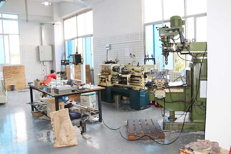 高低溫試驗(yàn)箱廠家加工區(qū)